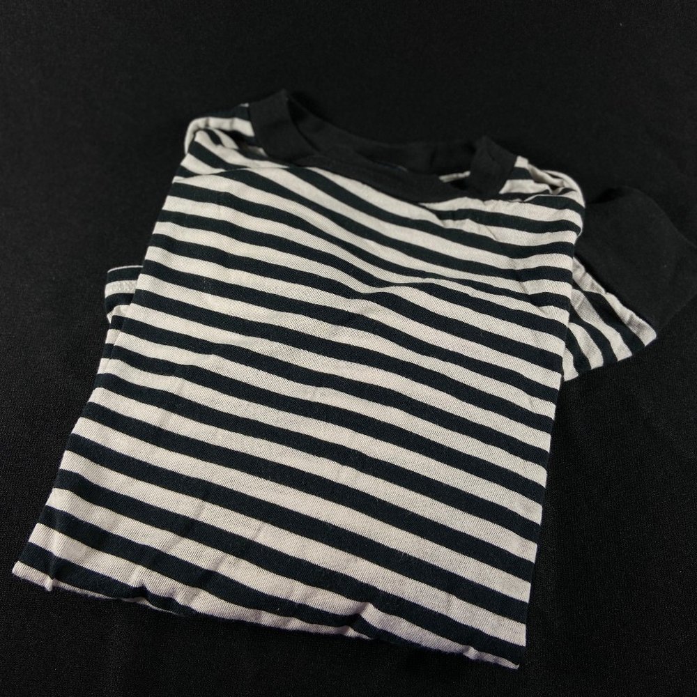 Black and white long-sleeved shirt